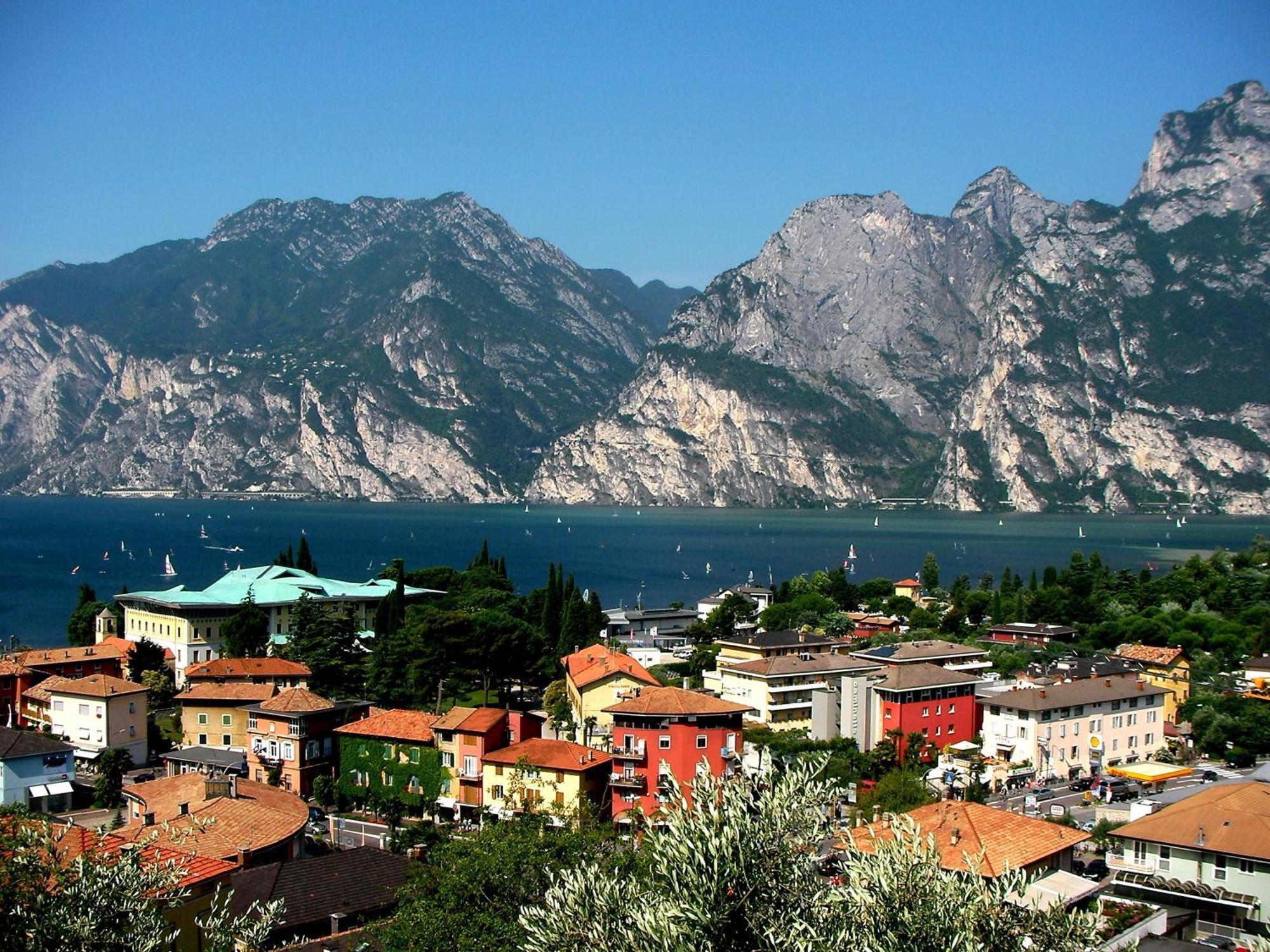 Club Hotel E Residence La Vela Torbole Sul Garda Εξωτερικό φωτογραφία