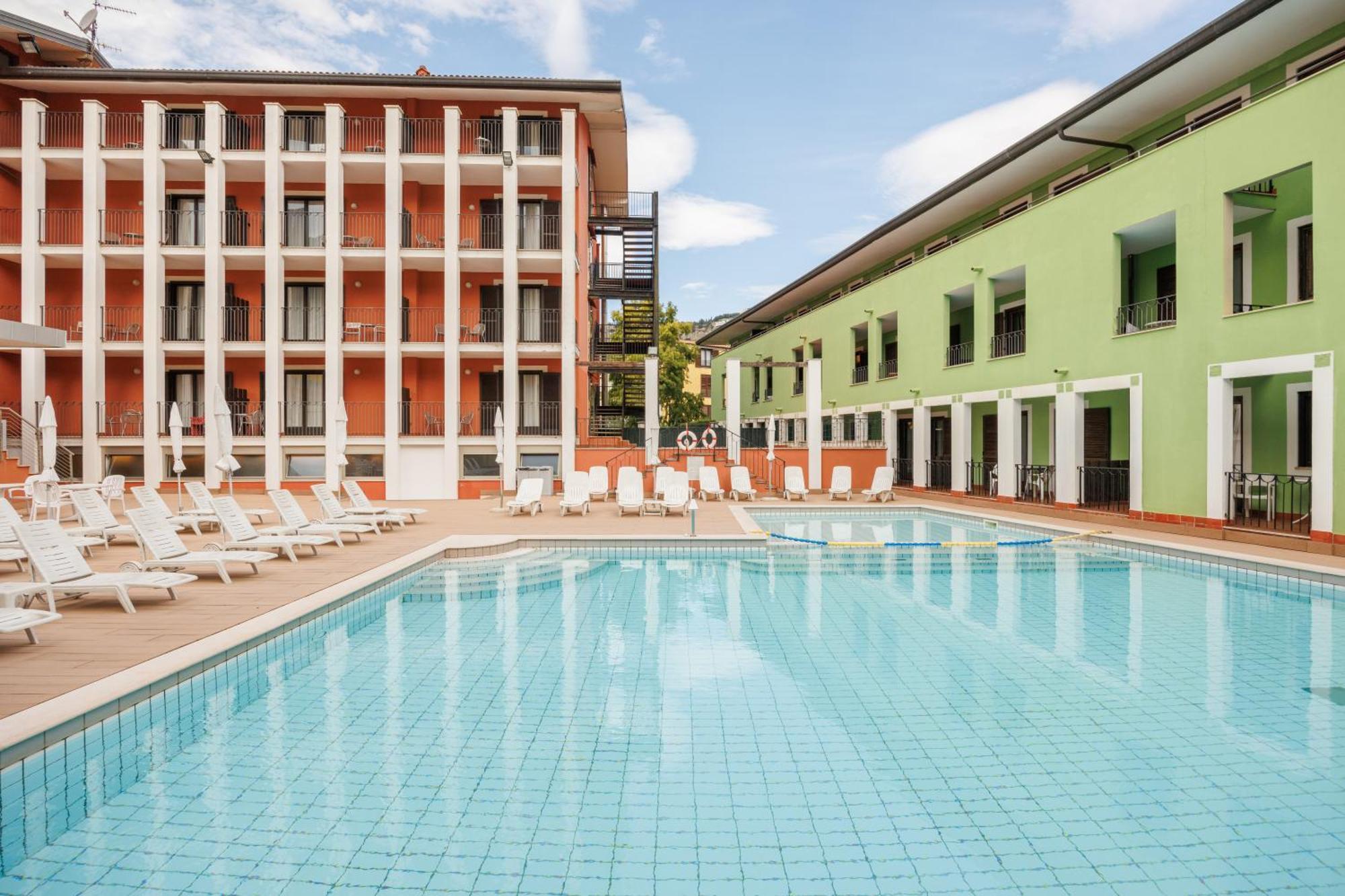 Club Hotel E Residence La Vela Torbole Sul Garda Εξωτερικό φωτογραφία