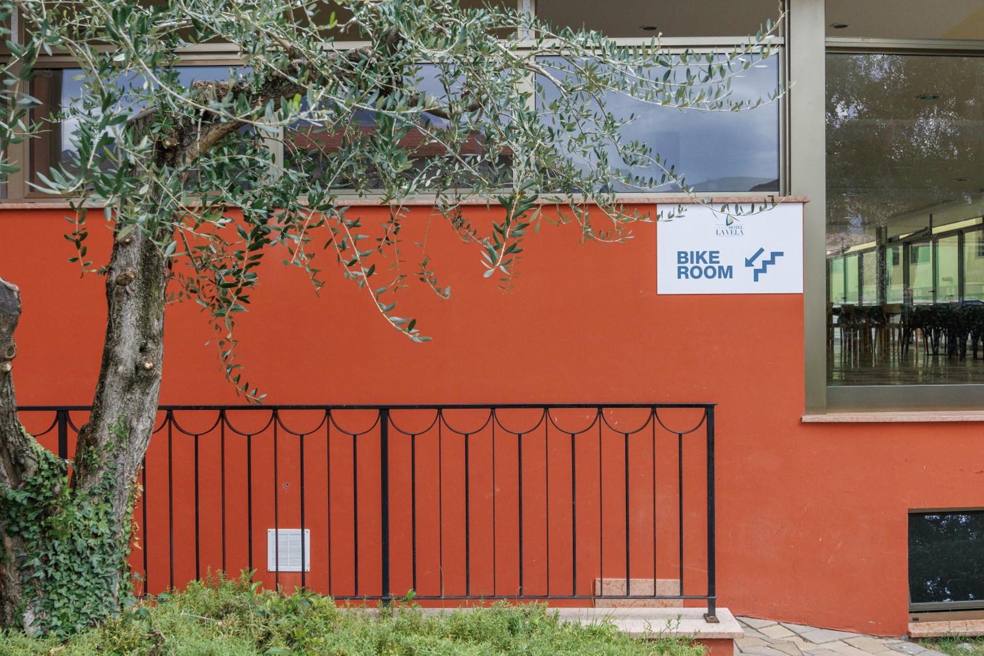 Club Hotel E Residence La Vela Torbole Sul Garda Εξωτερικό φωτογραφία