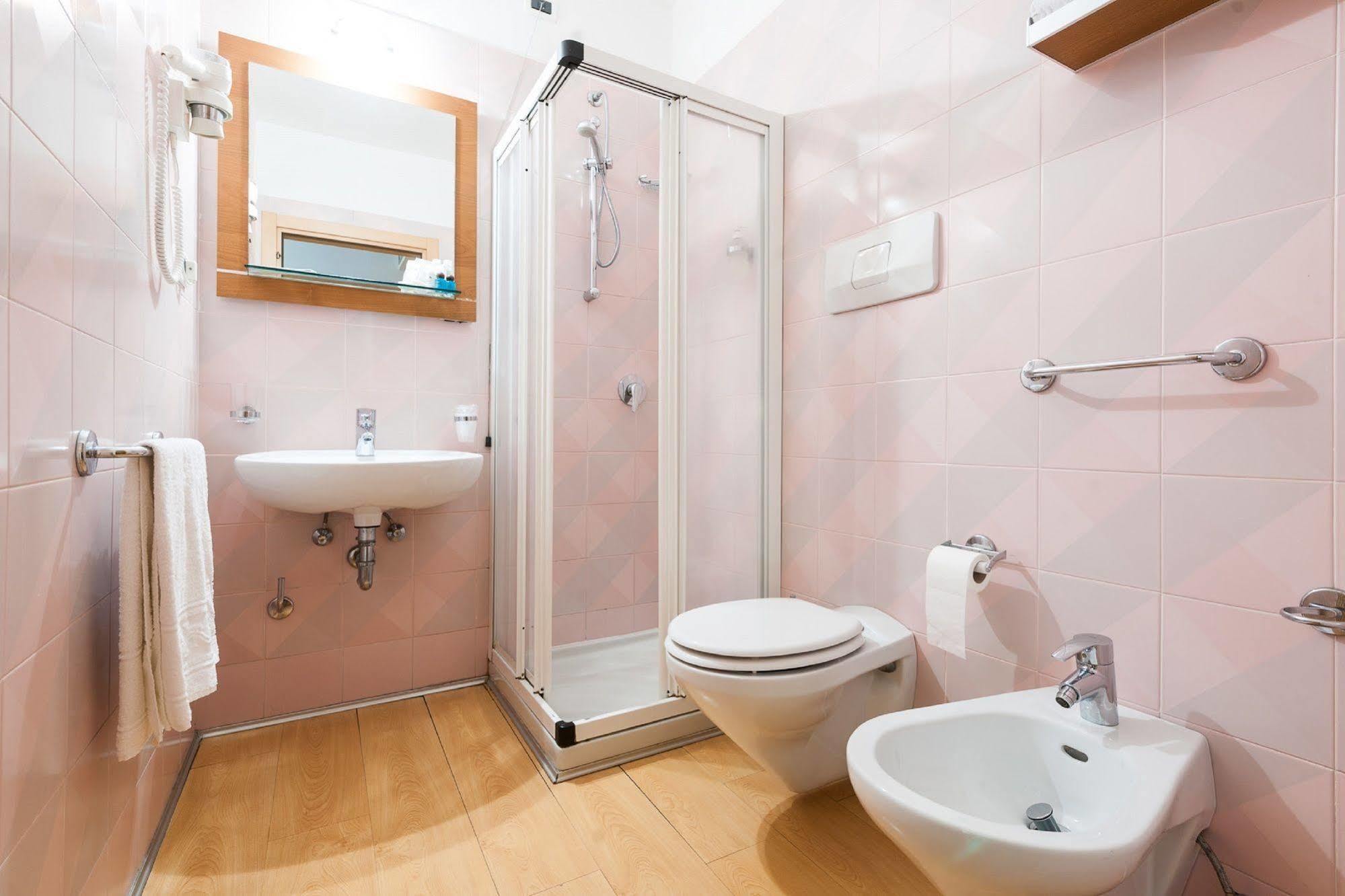 Club Hotel E Residence La Vela Torbole Sul Garda Εξωτερικό φωτογραφία