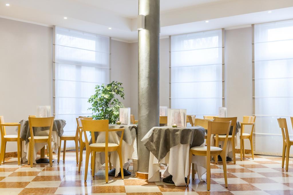 Club Hotel E Residence La Vela Torbole Sul Garda Εξωτερικό φωτογραφία